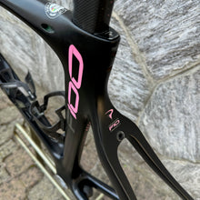 Carica l'immagine nel visualizzatore di Gallery, Pinarello Dogma F100 Limited Edition