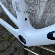 Carica l'immagine nel visualizzatore di Gallery, Specialized S-Works Tarmac SL5