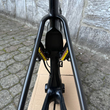 Carica l'immagine nel visualizzatore di Gallery, Specialized S-Works Venge Vias