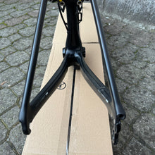 Carica l'immagine nel visualizzatore di Gallery, Specialized S-Works Venge Vias