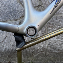 Carica l'immagine nel visualizzatore di Gallery, Trek 5200 US Postal Service
