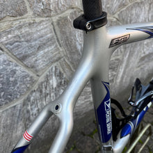 Carica l'immagine nel visualizzatore di Gallery, Trek 5200 US Postal Service