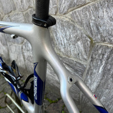 Carica l'immagine nel visualizzatore di Gallery, Trek 5200 US Postal Service