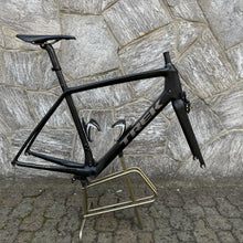 Carica l'immagine nel visualizzatore di Gallery, Trek Madone 5.9 H2