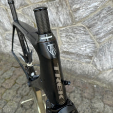 Carica l'immagine nel visualizzatore di Gallery, Trek Madone 5.9 H2