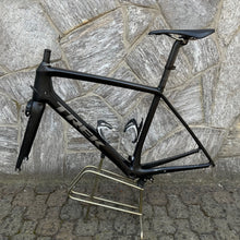 Carica l'immagine nel visualizzatore di Gallery, Trek Madone 5.9 H2
