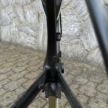Carica l'immagine nel visualizzatore di Gallery, Trek Madone 5.9 H2