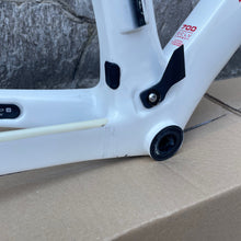 Carica l'immagine nel visualizzatore di Gallery, Trek Madone 9.9 RSL