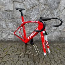 Carica l'immagine nel visualizzatore di Gallery, Trek Madone Team Issue RSL