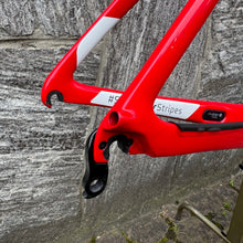 Carica l'immagine nel visualizzatore di Gallery, Trek Madone Team Issue RSL