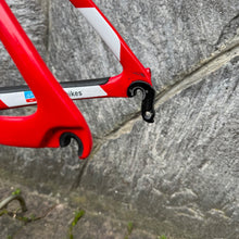 Carica l'immagine nel visualizzatore di Gallery, Trek Madone Team Issue RSL