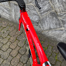 Carica l'immagine nel visualizzatore di Gallery, Trek Madone Team Issue RSL