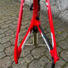 Carica l'immagine nel visualizzatore di Gallery, Trek Madone Team Issue RSL