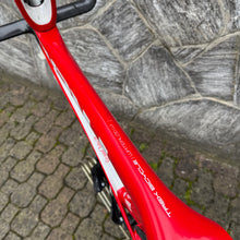 Carica l'immagine nel visualizzatore di Gallery, Trek Madone Team Issue RSL