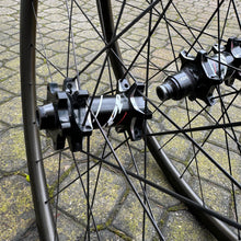 Carica l'immagine nel visualizzatore di Gallery, Zipp 202 Firecrest Disc