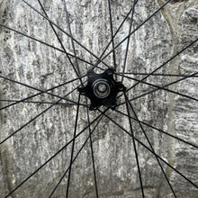 Carica l'immagine nel visualizzatore di Gallery, Zipp 202 Firecrest Disc
