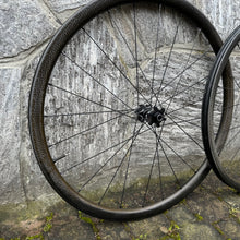 Carica l'immagine nel visualizzatore di Gallery, Zipp 202 Firecrest Disc