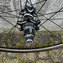 Carica l'immagine nel visualizzatore di Gallery, Zipp 202 Firecrest Disc