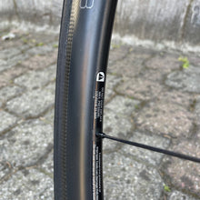 Carica l'immagine nel visualizzatore di Gallery, Bontrager Aeolus Pro 3