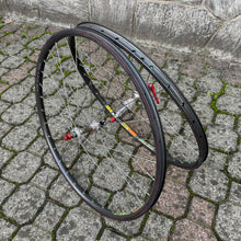Carica l'immagine nel visualizzatore di Gallery, Mavic SUP Ceramic - HOPE hubs