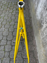 Carica l'immagine nel visualizzatore di Gallery, Mariano - Italian handmade aluminium frame