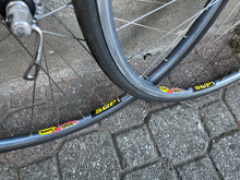 Carica l'immagine nel visualizzatore di Gallery, Mavic Sup UB Control - Campagnolo Record hubs