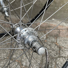 Carica l'immagine nel visualizzatore di Gallery, Colnago by Ambrosio - Campagnolo Record hubs