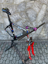 Carica l'immagine nel visualizzatore di Gallery, Trek Elite 9.8