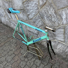 Carica l&#39;immagine nel visualizzatore di Gallery, Bianchi Megatube Titanium
