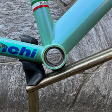 Carica l&#39;immagine nel visualizzatore di Gallery, Bianchi Megatube Titanium
