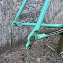 Carica l&#39;immagine nel visualizzatore di Gallery, Bianchi Megatube Titanium
