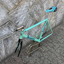 Carica l&#39;immagine nel visualizzatore di Gallery, Bianchi Megatube Titanium

