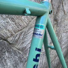 Carica l&#39;immagine nel visualizzatore di Gallery, Bianchi Megatube Titanium
