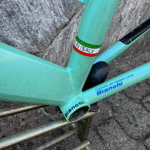 Carica l&#39;immagine nel visualizzatore di Gallery, Bianchi Megatube Titanium
