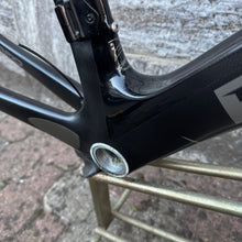 Carica l'immagine nel visualizzatore di Gallery, Pinarello Dogma F10
