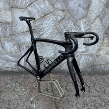 Carica l'immagine nel visualizzatore di Gallery, Pinarello Dogma F10

