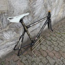 Carica l&#39;immagine nel visualizzatore di Gallery, C4 Vyrus
