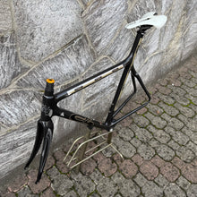 Carica l&#39;immagine nel visualizzatore di Gallery, C4 Vyrus
