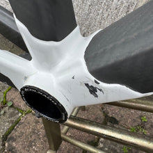 Carica l'immagine nel visualizzatore di Gallery, Colnago C60
