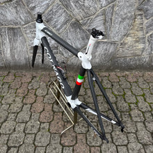 Carica l'immagine nel visualizzatore di Gallery, Colnago C60
