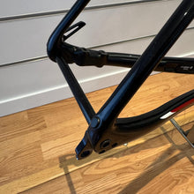 Carica l'immagine nel visualizzatore di Gallery, Trek Emonda SLR
