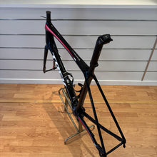 Carica l'immagine nel visualizzatore di Gallery, Trek Emonda SLR
