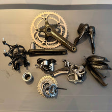 Carica l'immagine nel visualizzatore di Gallery, Campagnolo Record Titanium 10s
