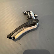 Carica l'immagine nel visualizzatore di Gallery, Campagnolo Record Titanium 10s
