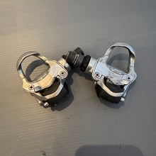 Carica l'immagine nel visualizzatore di Gallery, Campagnolo Record Titanium 10s
