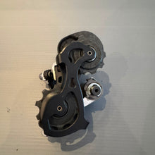 Carica l'immagine nel visualizzatore di Gallery, Campagnolo Record Titanium 10s
