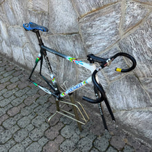 Carica l'immagine nel visualizzatore di Gallery, Colnago C40 HP World Champion
