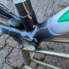 Carica l'immagine nel visualizzatore di Gallery, Colnago C40 HP World Champion
