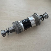 Carica l'immagine nel visualizzatore di Gallery, Campagnolo Record Titanium 10s
