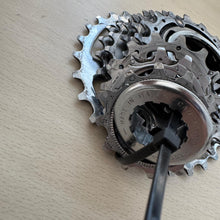 Carica l'immagine nel visualizzatore di Gallery, Campagnolo Record Titanium 10s
